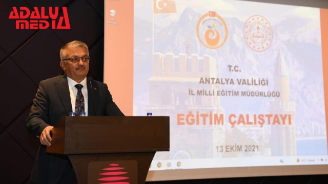 ÇALIŞTAY'DA EĞİTİMİN GELECEĞİ KONUŞULDU