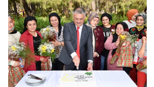 Vali Yazıcı, Dünya Kadın Çiftçiler Günü’nü kutladı