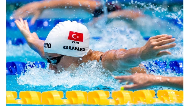 Alkışlar Zeynep Güneş'e