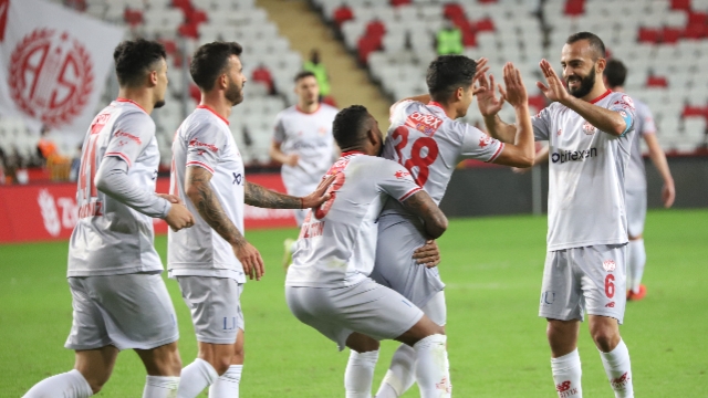 Antalyaspor kupada doludizgin