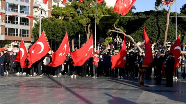 Atatürk, 10 Kasım’da saygıyla anıldı