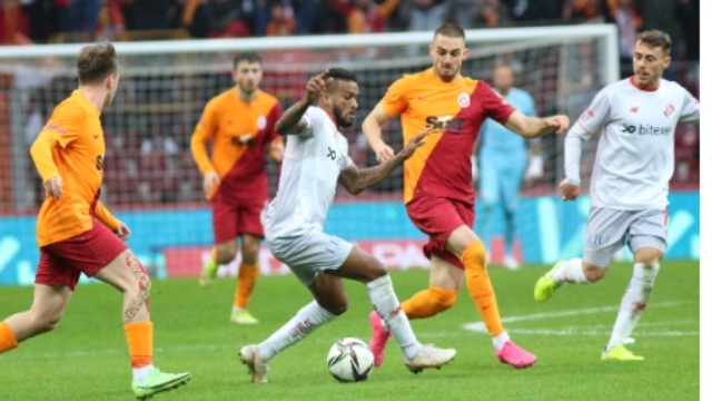 Galatasaray: 2 Antalyaspor:0