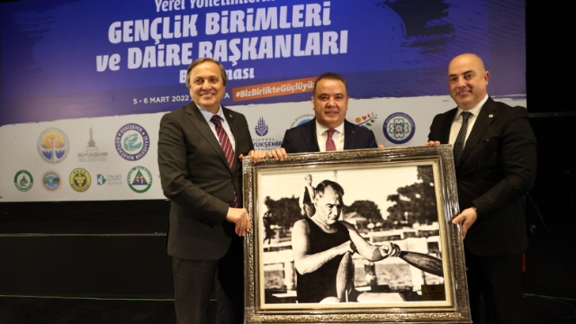 ‘Değişmeyen tek şey Atatürk sevgisi’