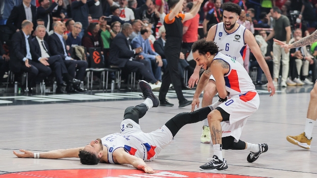 Anadolu Efes finalde