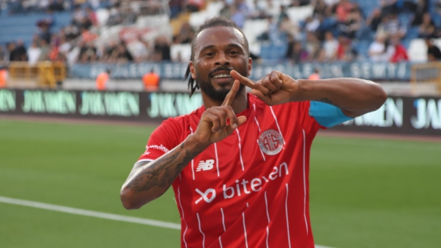 Antalyaspor Paşalar gibi