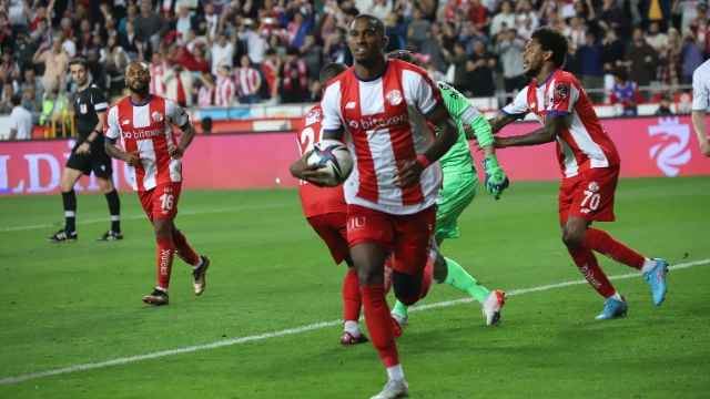 Antalyaspor rekor kırdı: 3-2