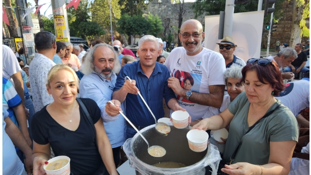 İyi Parti’den aşure etkinliği