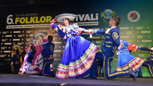 Kepez’de folklor rüzgârı