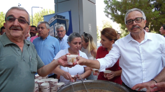 Muhasebecilerden aşure ikramı