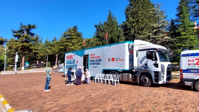 Mobil Sağlık Merkezi ilçe yollarında