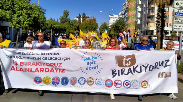 Öğretmenler iş bıraktı