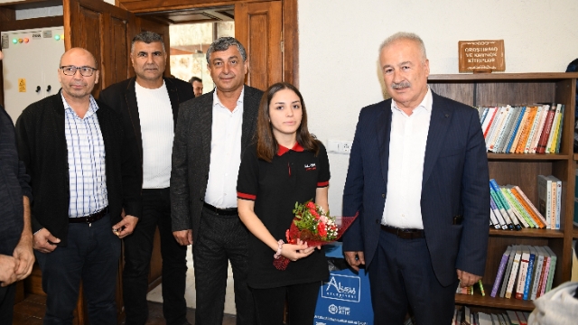 Taş Mektep Kütüphanesine yoğun ilgi