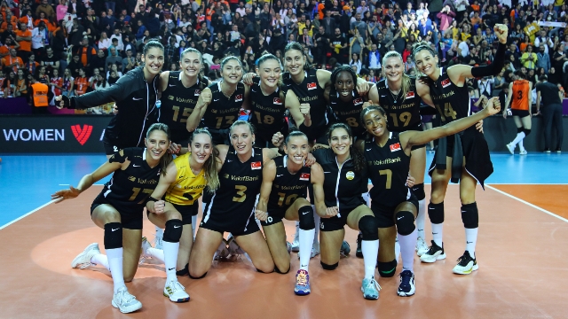 Vakıfbank finale yükseldi