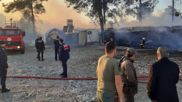 Kemer’de baraka yangını