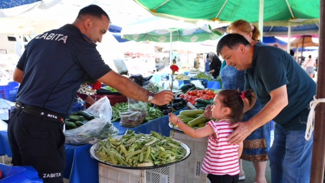 Konyaaltı’nda bayram mesaisi