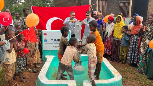 TÜRAB Afrika'da su oldu aktı