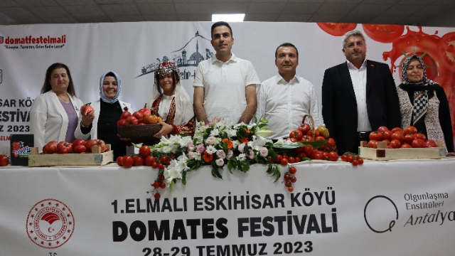 Elmalı’da şenlik zamanı