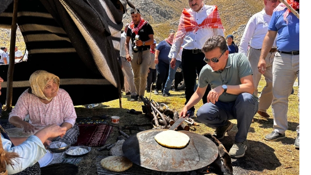 ‘Yörüğün Keyfini Kırk Deve Çekemez’