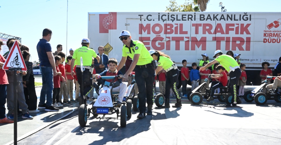 Mobil Trafik Eğitim Tırı Antalya’da