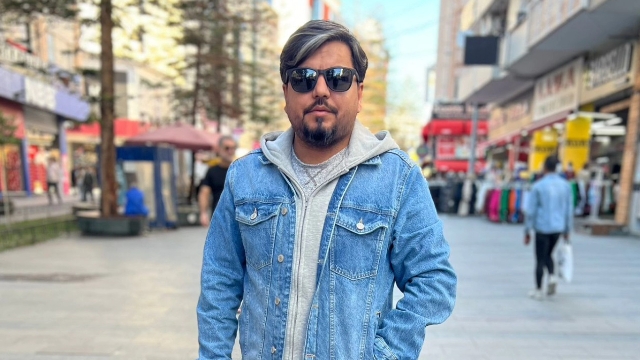 Soytarı lafı başını yaktı