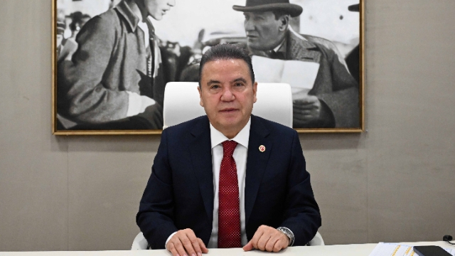 Başkan Böcek tutuklandı