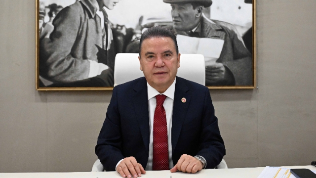 Böcek görevden uzaklaştırıldı