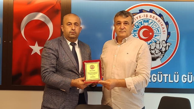 Ali Kuş bayrağı teslim aldı