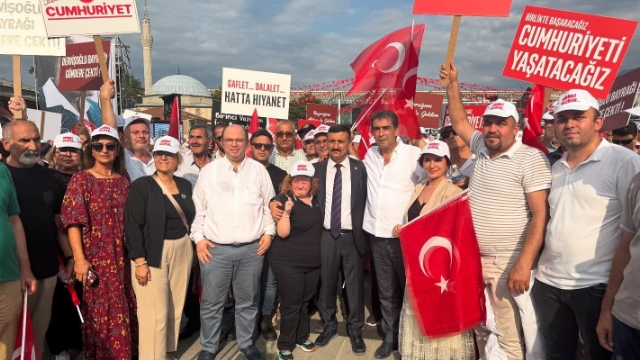 ‘Birinci Vazifen’ mitingine yoğun katılım