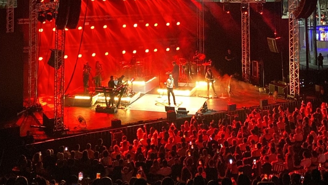 Mabel Matiz müzikseverleri coşturdu