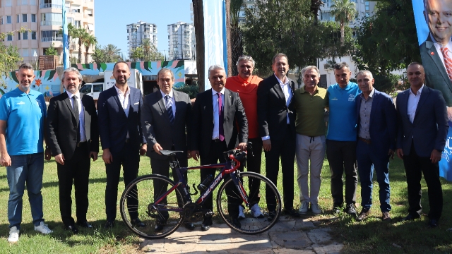 Tarihin dar sokaklarında pedal sesleri