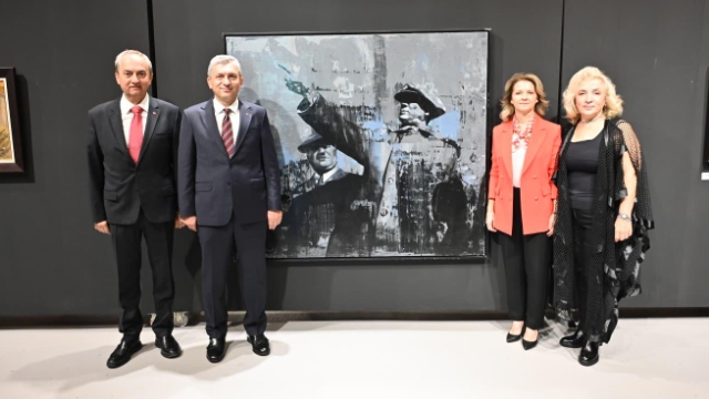 102.yılda 102 Eserli Sergi açıldı