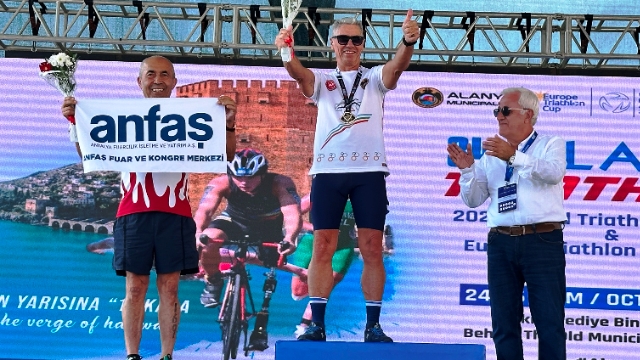 ‘Demir Adam’dan çifte ikincilik