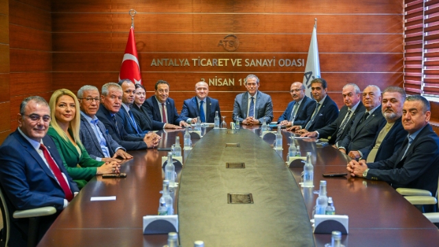 İYİ Parti’den Antalya’ya ekonomi çıkarması