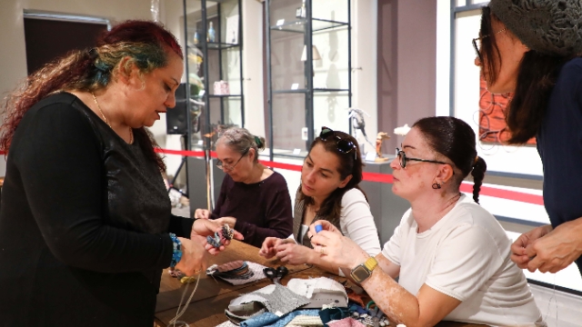 Atık kumaşlar kadınların elinde hayat buldu