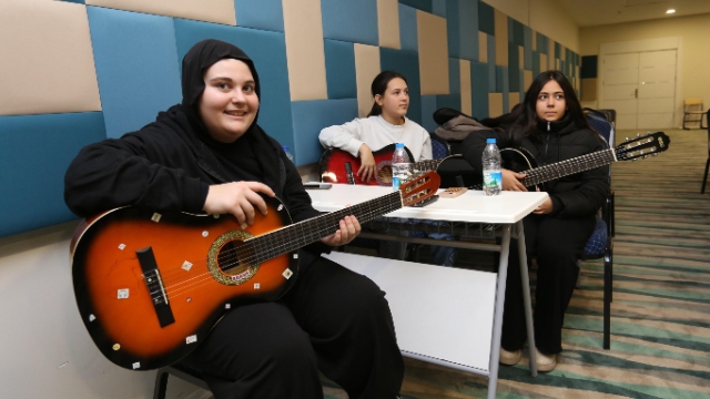 Mimar Sinan Akademi’de müzik, Kepez’de kuşakları buluşturuyor