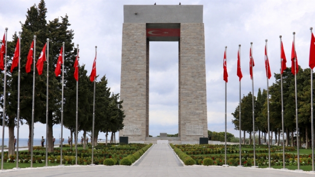 ‘Çanakkale imkansızlıklar içinde yazılmış bir diriliş destanıdır’