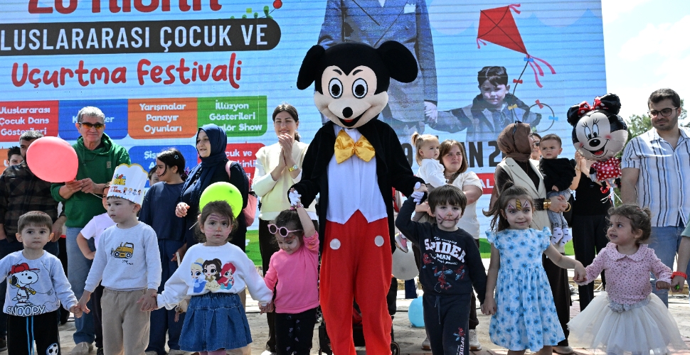 23 Nisan Çocuk ve Uçurtma Festivali bayram coşkusuyla yaşanıyor