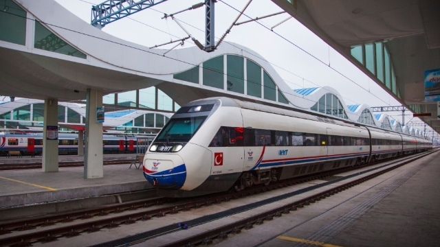 Kılıç’tan raylı sistem ve otoban vurgusu