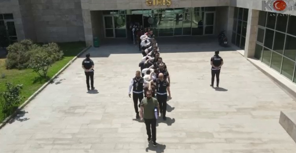 Antalya'da Silahlı Suç Örgütüne Operasyon: 33 Tutuklama