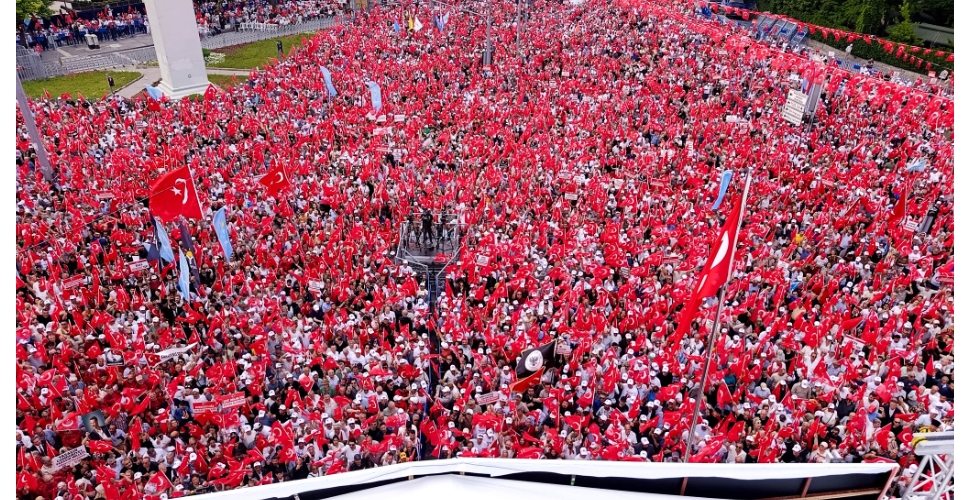 ‘Asıl bu siyaset batsın’