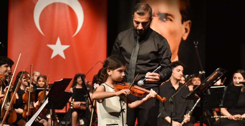 Senfoni orkestrası büyüledi