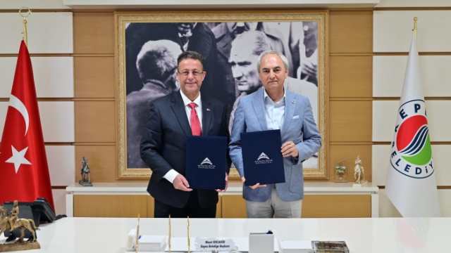 Kepez Belediyesi ve ABÜ’den gençlerin kariyerine güçlü destek