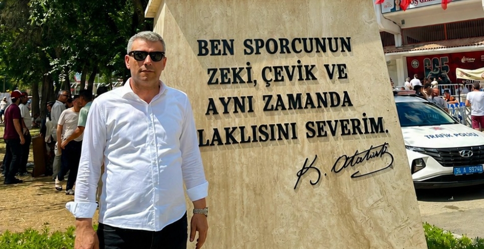 Tuncer, Başpehlivan Erkan Taş'ı Tebrik Etti