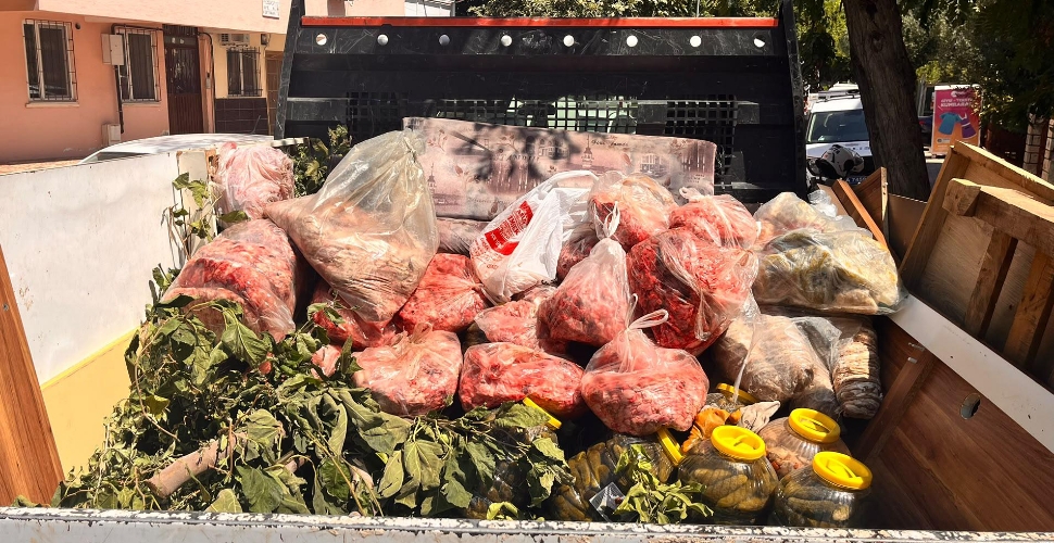 152 kilo et ve 20 bidon turşuya el konuldu