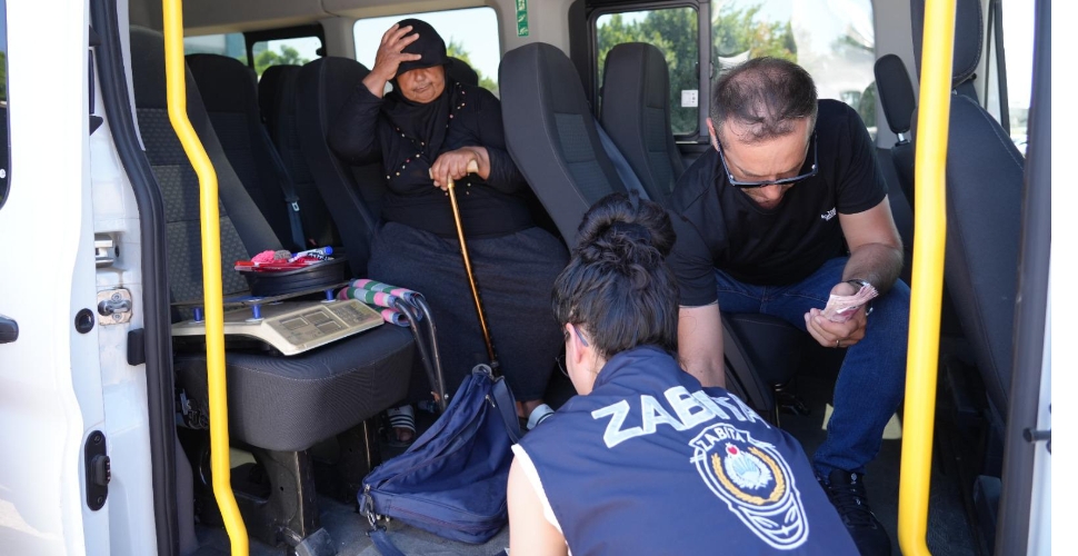 Kepez’de dilencilere zabıta operasyonu
