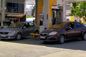 ‘Akaryakıt zamları ekonomik dengeleri sarsıyor’