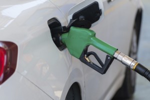 Akaryakıtta büyük indirim beklentisi