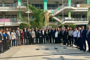 İYİ Parti’de 100 yeni üyeye rozet takıldı