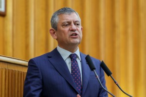 ‘Bizden birileri değil bir başkaları oturuyor orada’