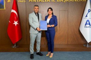 Betül Kesekler Anahtar Parti Konyaaltı İlçe Başkanlığı'na Atandı